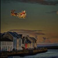 Santa Over Long Walk - photo credit Eoin Fealy